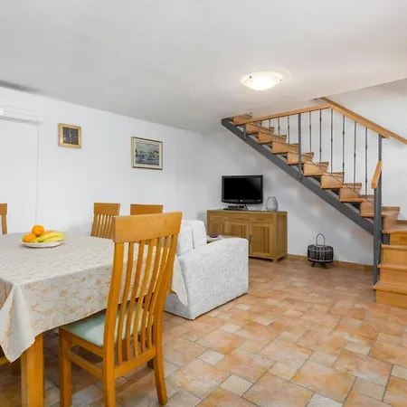 Homes Ana And Maria קאנפאנאר