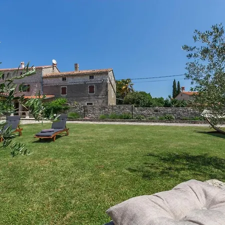 Homes Ana And Maria *